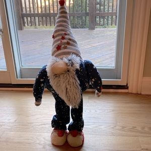 GNOME - standing Gnome